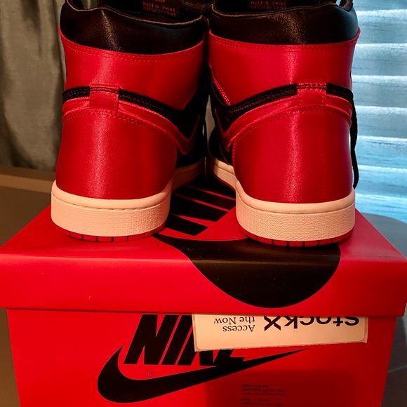 Womens Satin Bred Air Jordan 1 Retro Hi OG - Picture 6 of 7